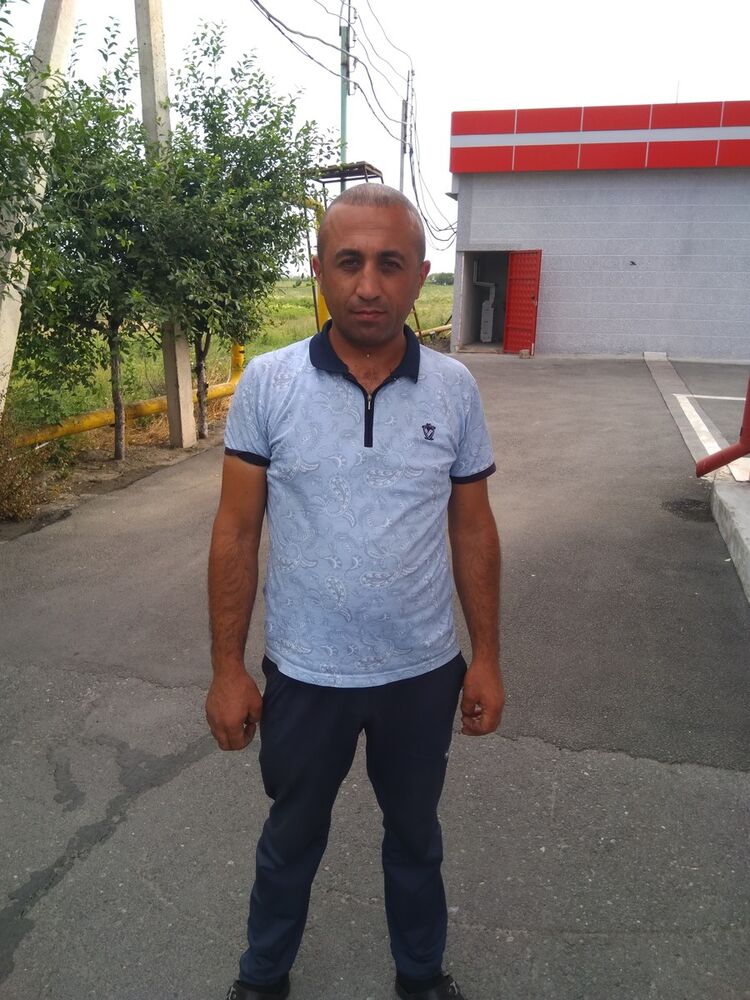  12535338  Artur, 44 ,    