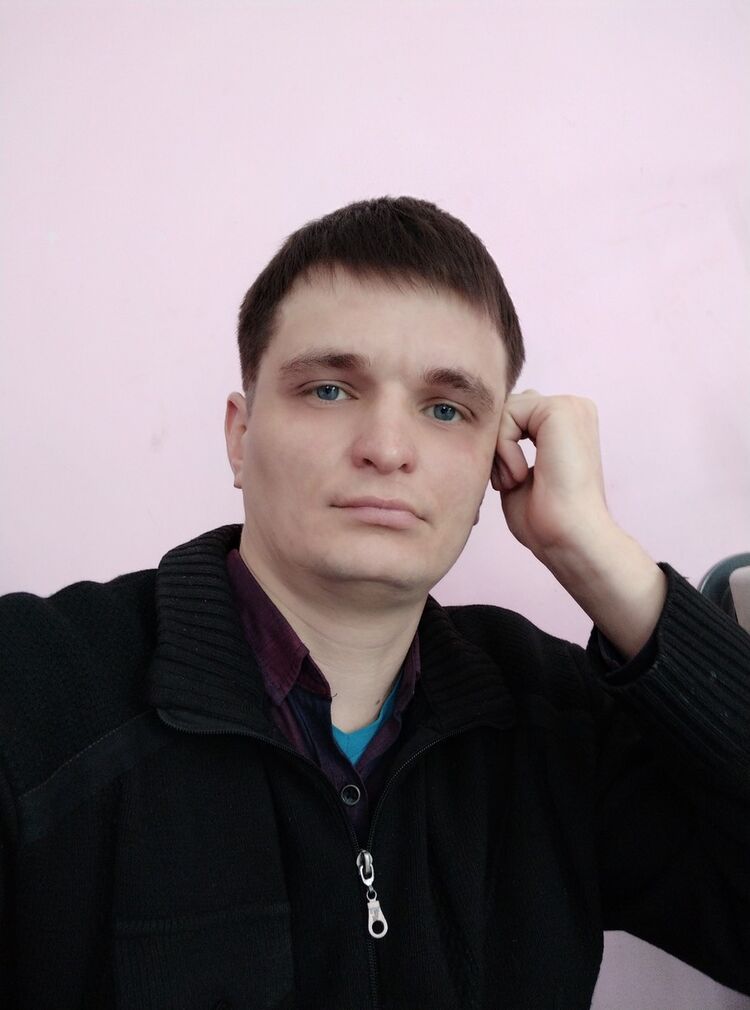  ,   Lari, 37 ,  