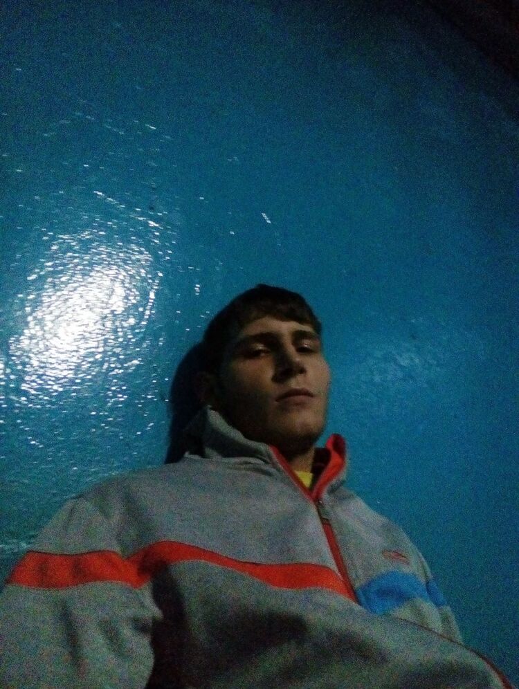  19433848  Nikolai, 29 ,    