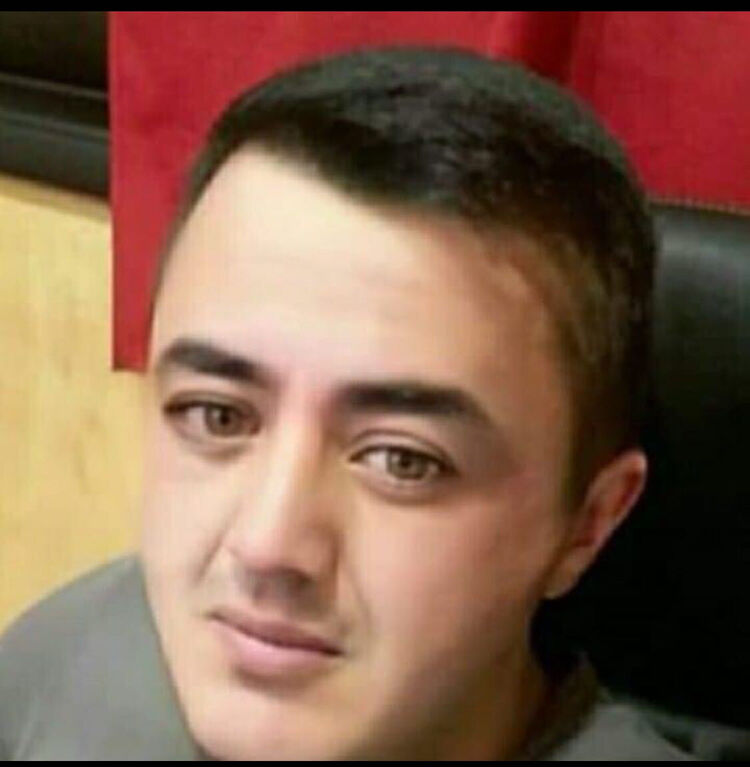  24550818  Oktay, 44 ,    