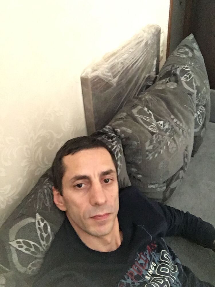  28556888  , 44 ,    -