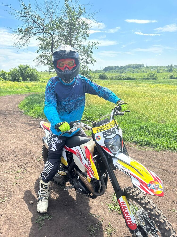  46467078  , 32 ,    