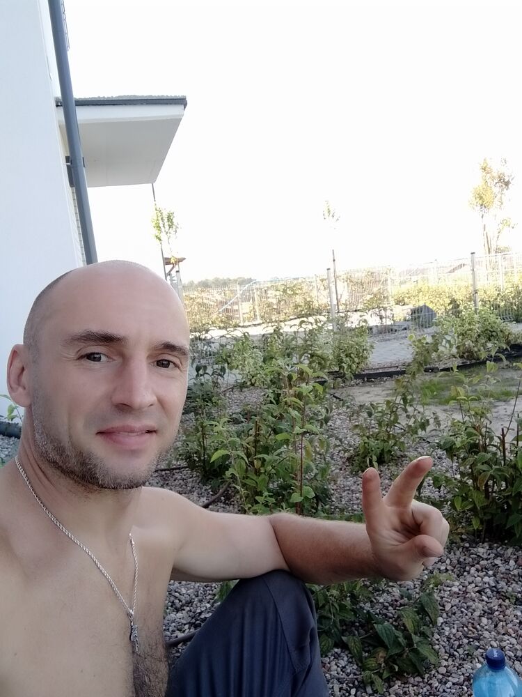  ,   Robert, 33 ,   ,   