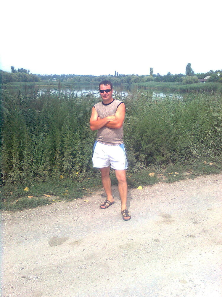  30022098  Ruslan md, 42 ,    