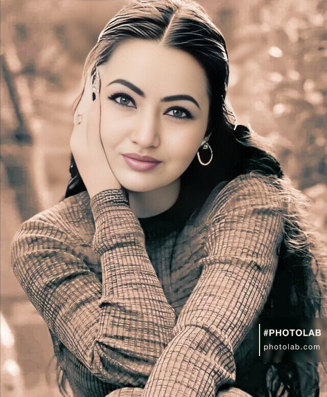  ,   Elena, 37 ,   ,   