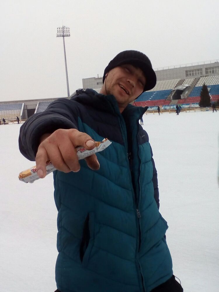  -,   Rustav, 37 ,   ,   