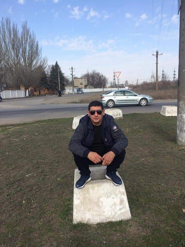  22736168  Irakli, 44 ,    