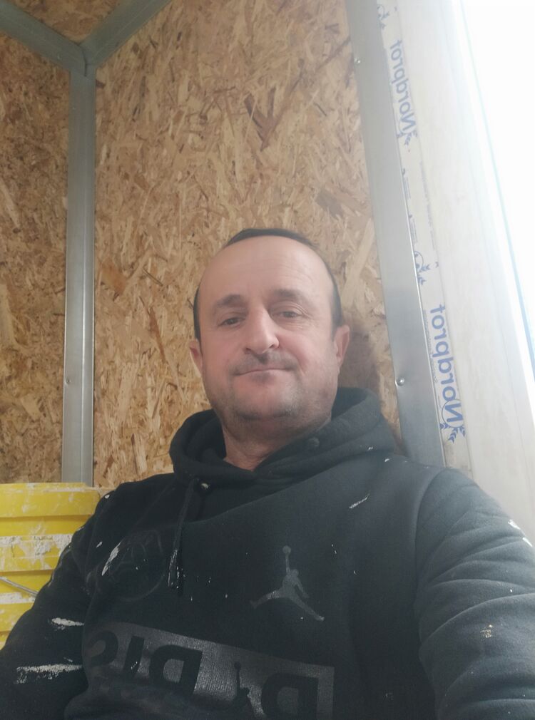  47880708  , 49 ,    