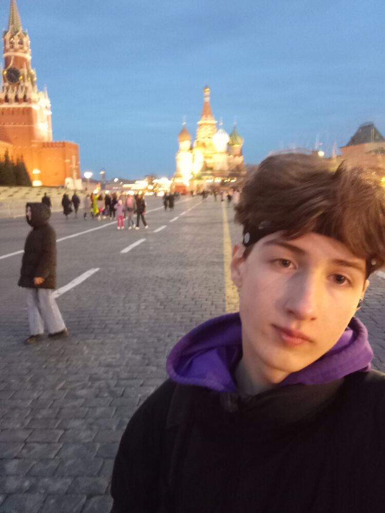  33570128  Mihail, 21 ,    