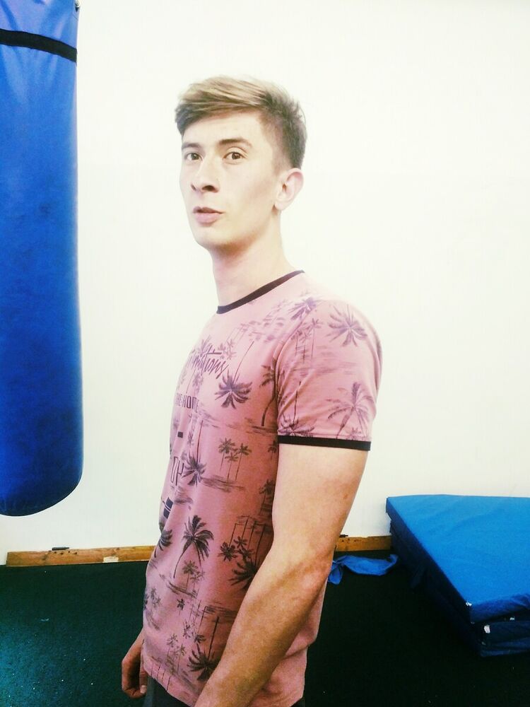  20570378  MarkArtorius, 24 ,    