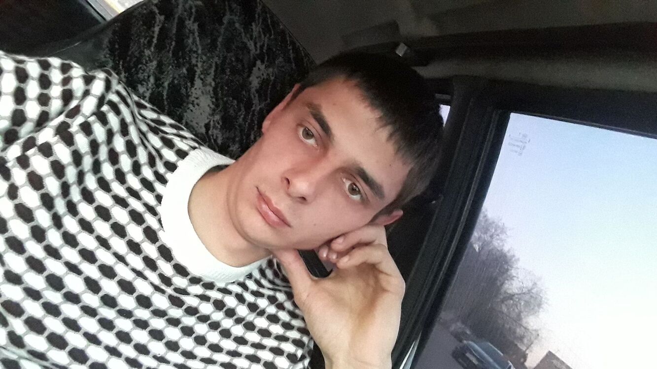  31111808  Evgeny, 32 ,    