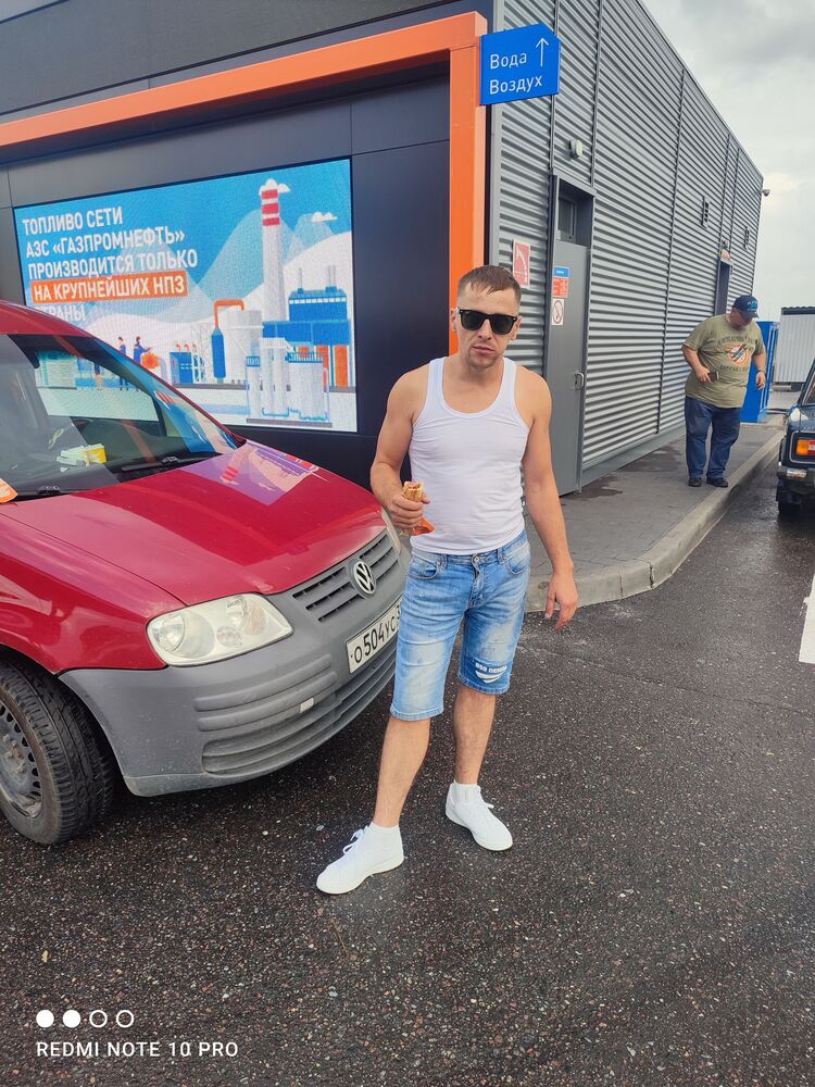  -,   Yury, 40 ,   ,   , c , 