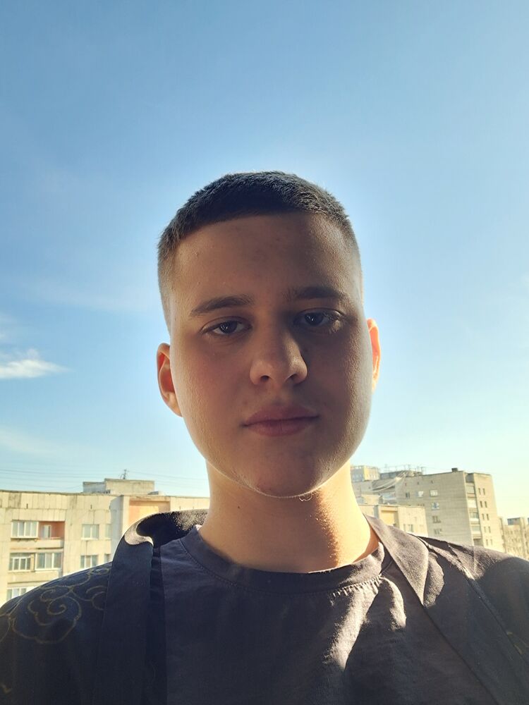  50726438  Ivan, 19 ,    