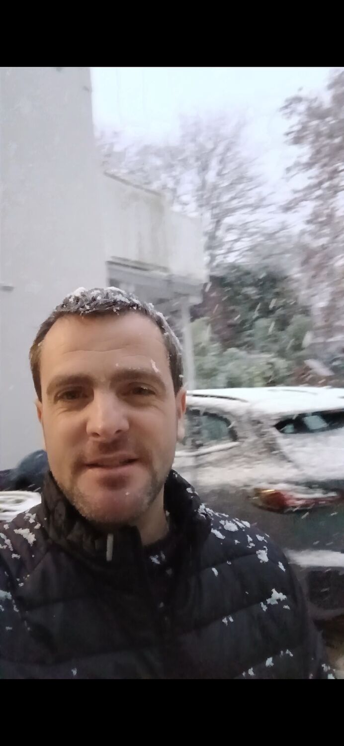  52841588  Mihai, 40 ,    