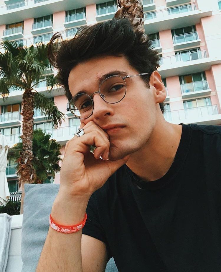  54077628  Thomas, 25 ,    Ava