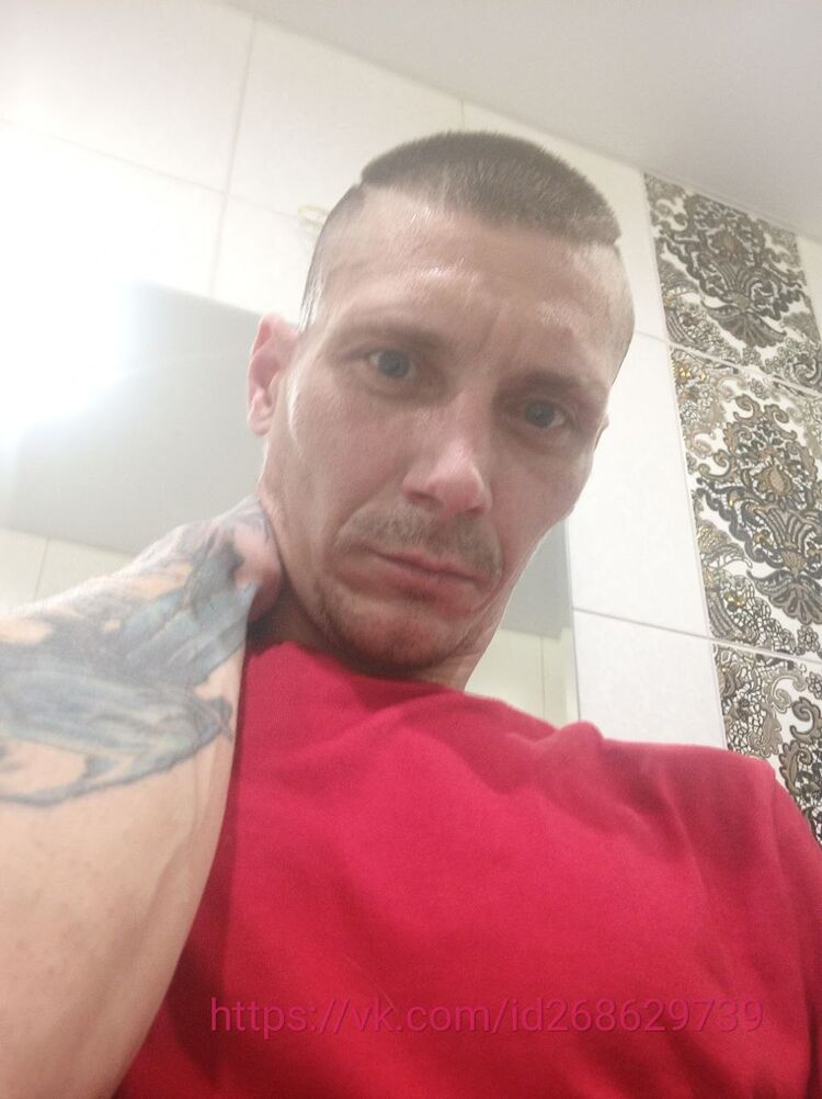  22615048  Evgeni, 39 ,    