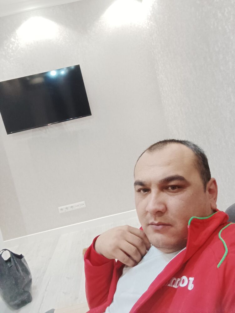  48866988  Jons, 35 ,    