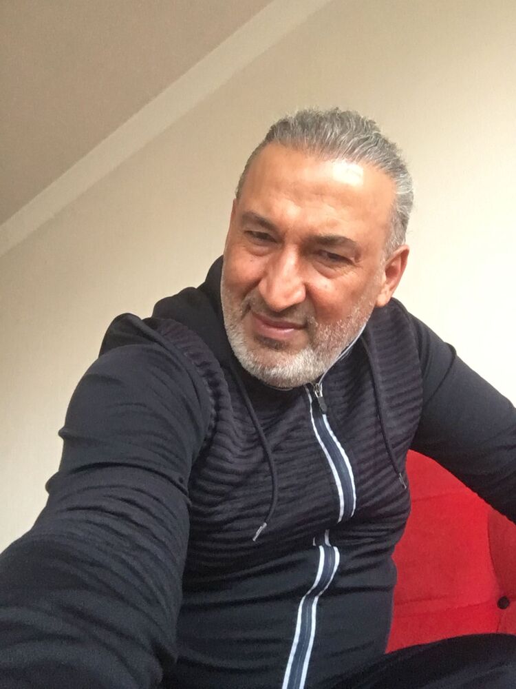  33523828  Hamdi, 52 ,    