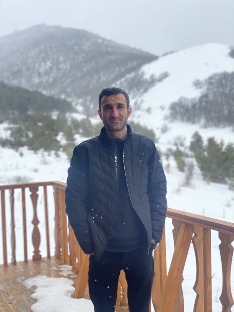  Palais-Bourbon,   Gagik, 34 ,   ,   