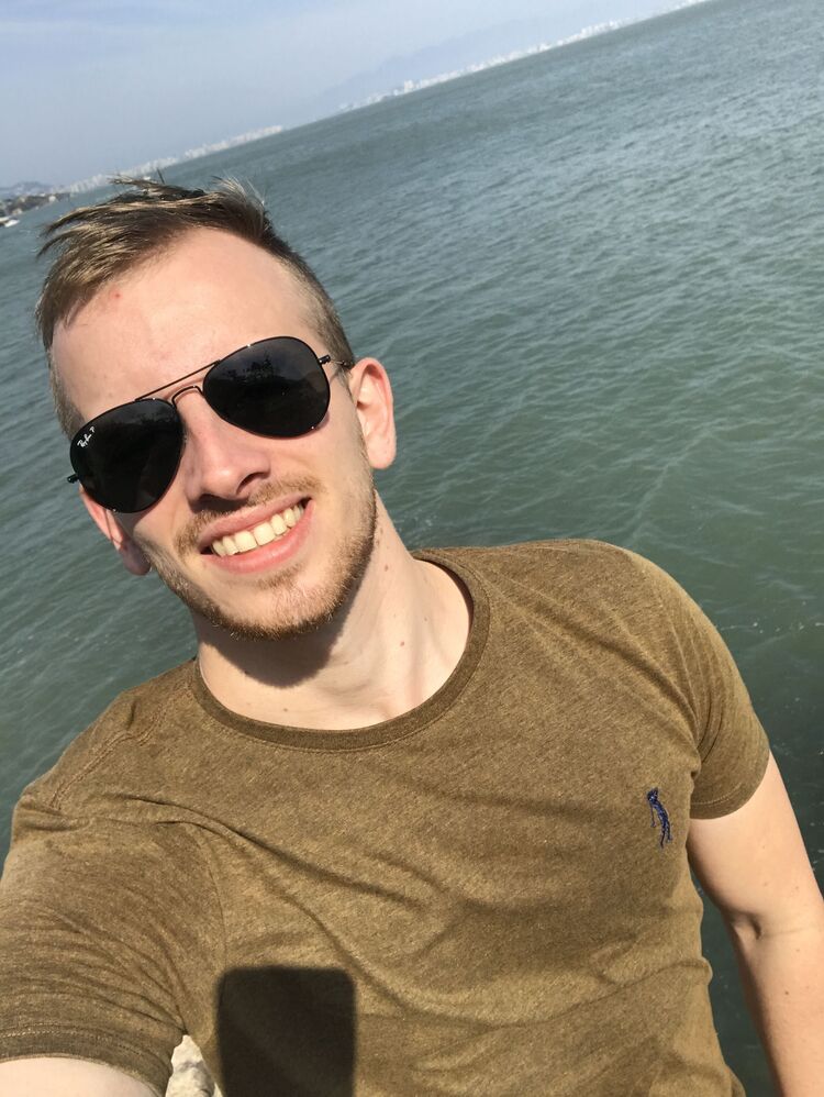  28331068  Anderson, 27 ,    Montenegro