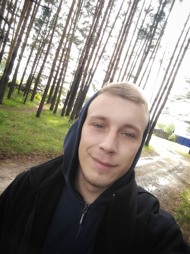  20244318  Maxim, 104 ,    