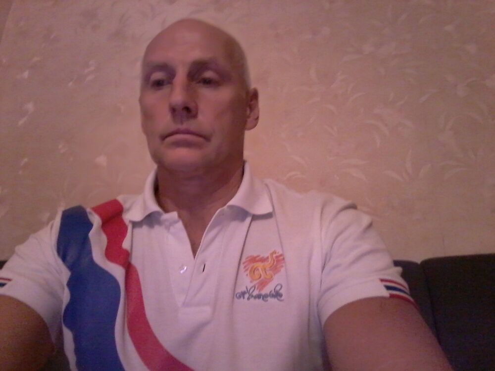  11526008  Oleg, 54 ,    