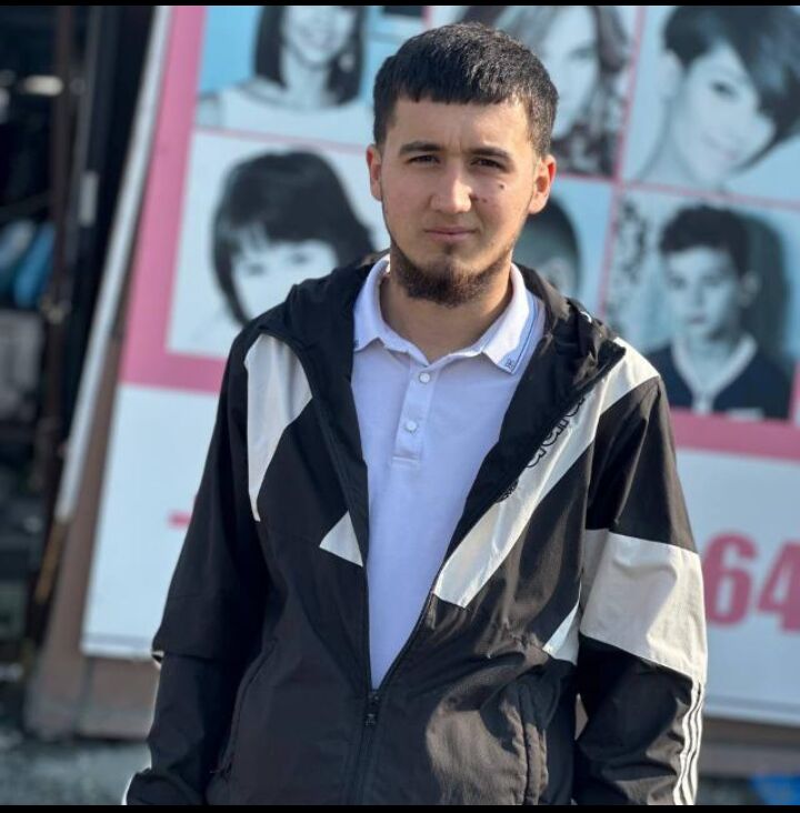  54660508  Muhammad, 18 ,    