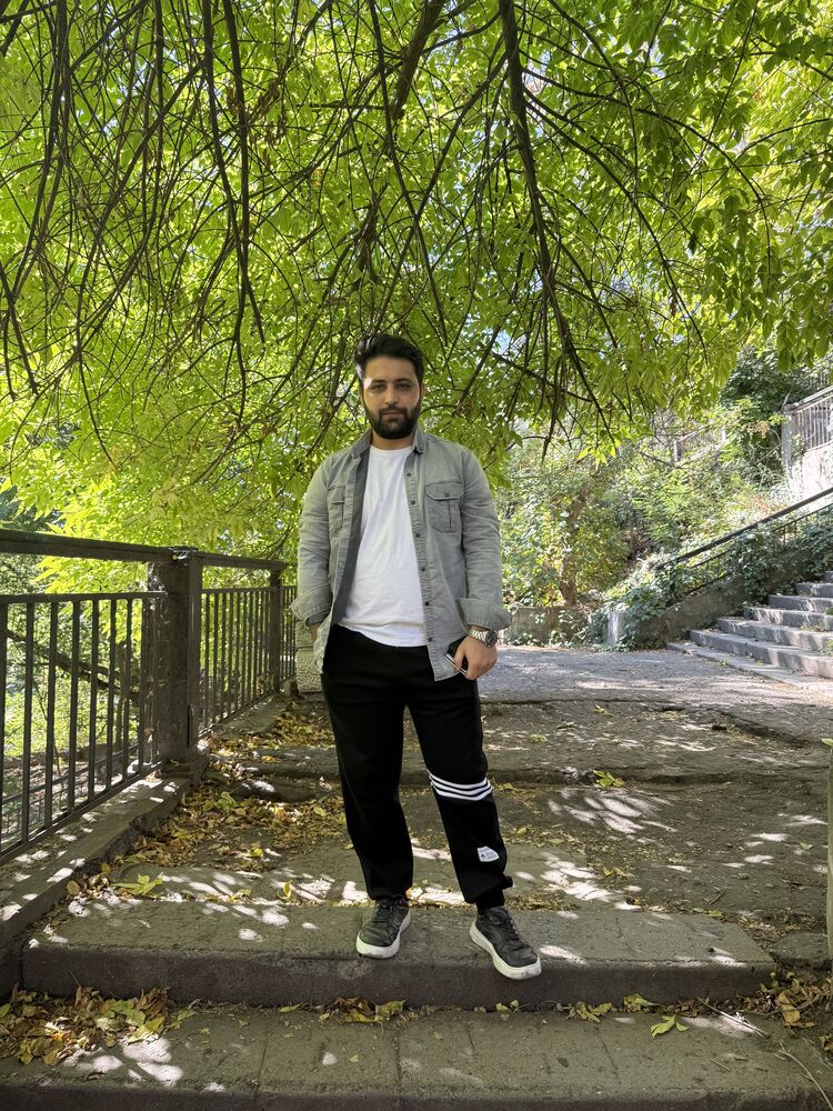  54331038  Ibrahim, 27 ,    