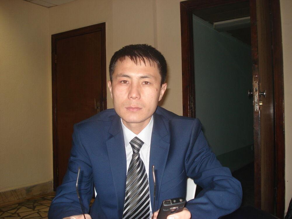  ,   Alex, 39 ,   