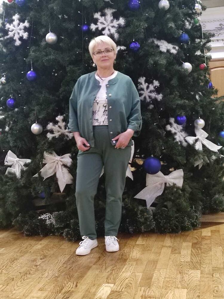  40110208  Nadejda, 57 ,    