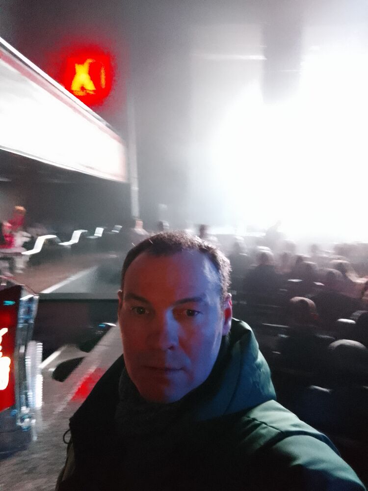  41219948  Denis, 47 ,    -