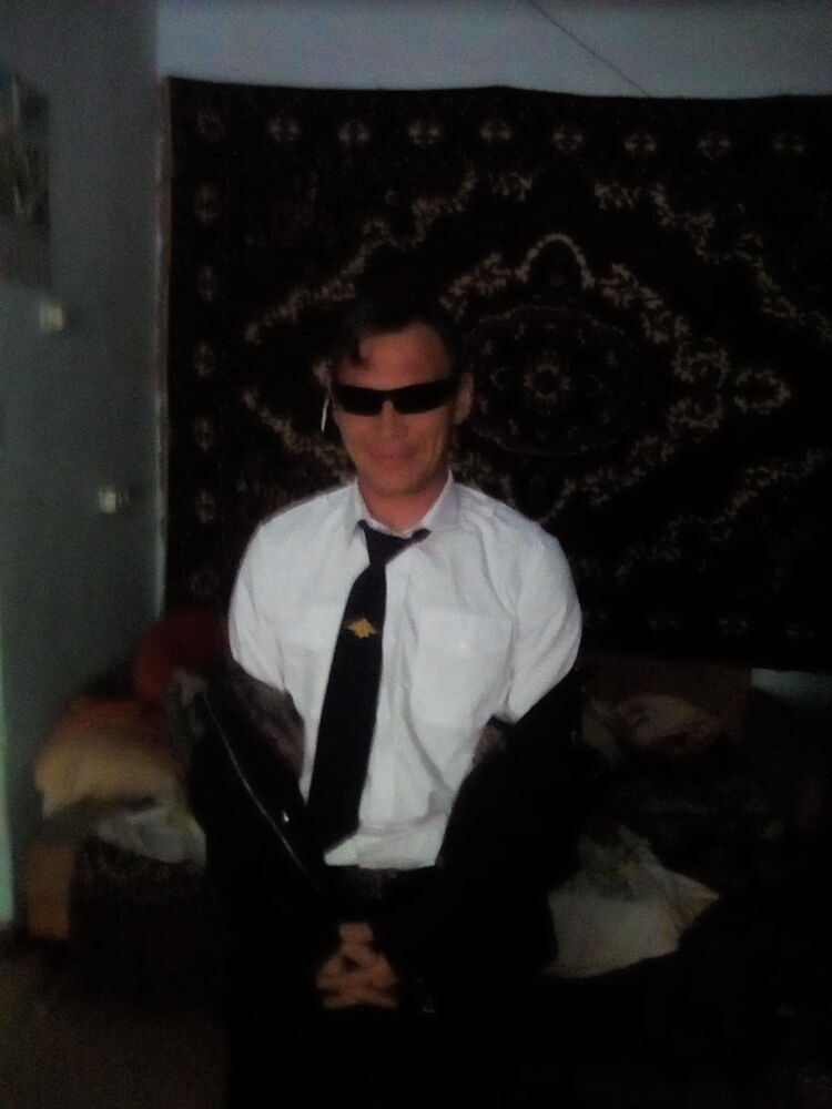  46169858  Evgenii, 44 ,    