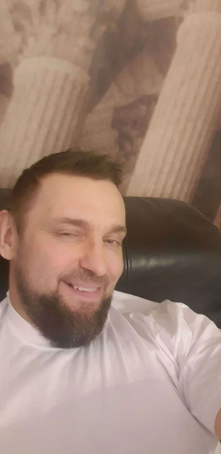  49600558  , 40 ,    