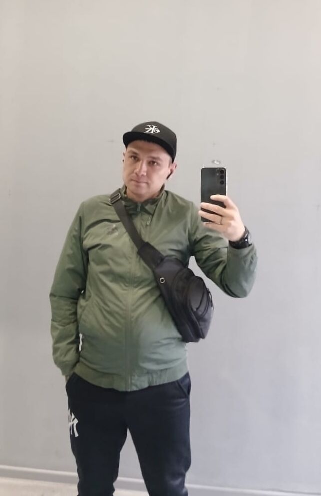  54137708  Robin Good, 26 ,    