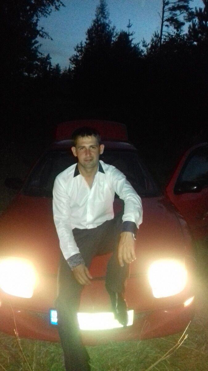  8650798  Andrejs, 40 ,    