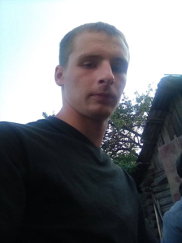  10659418  Cergei, 30 ,     