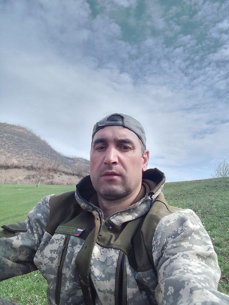  53922928  Dzhafar, 44 ,    