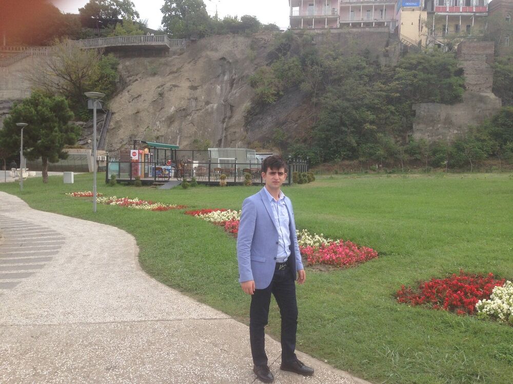  8297758  Rufat, 27 ,    