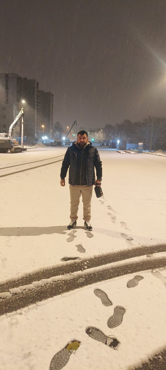  ,   Vrej, 39 ,   ,   