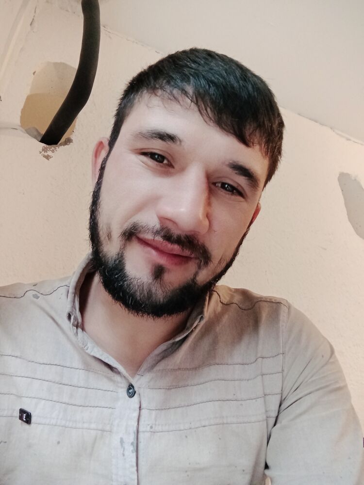  ,   Xurshid, 32 ,     