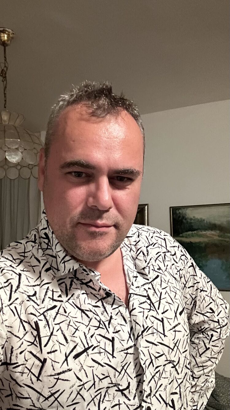  37727588  Aleksandr, 43 ,    