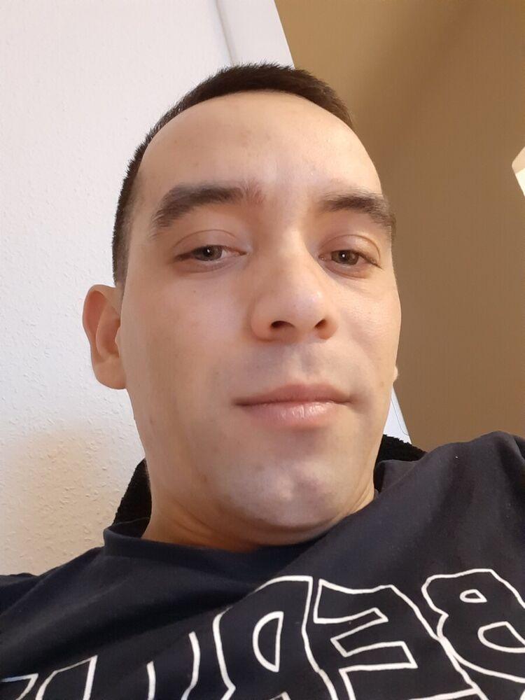  ,   Constantin, 31 ,   ,   
