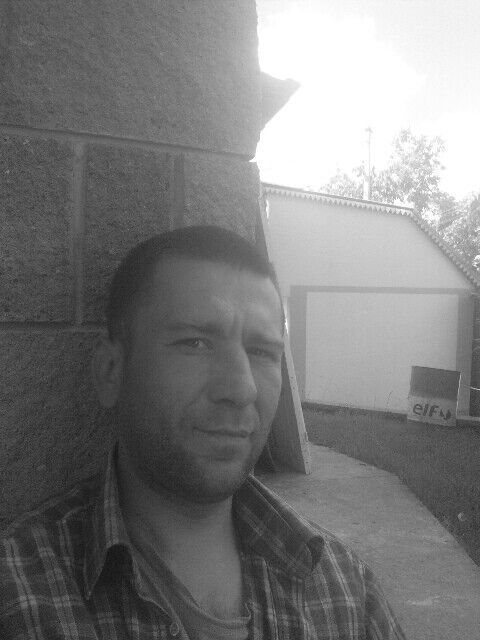  12313158  Vovik, 41 ,    