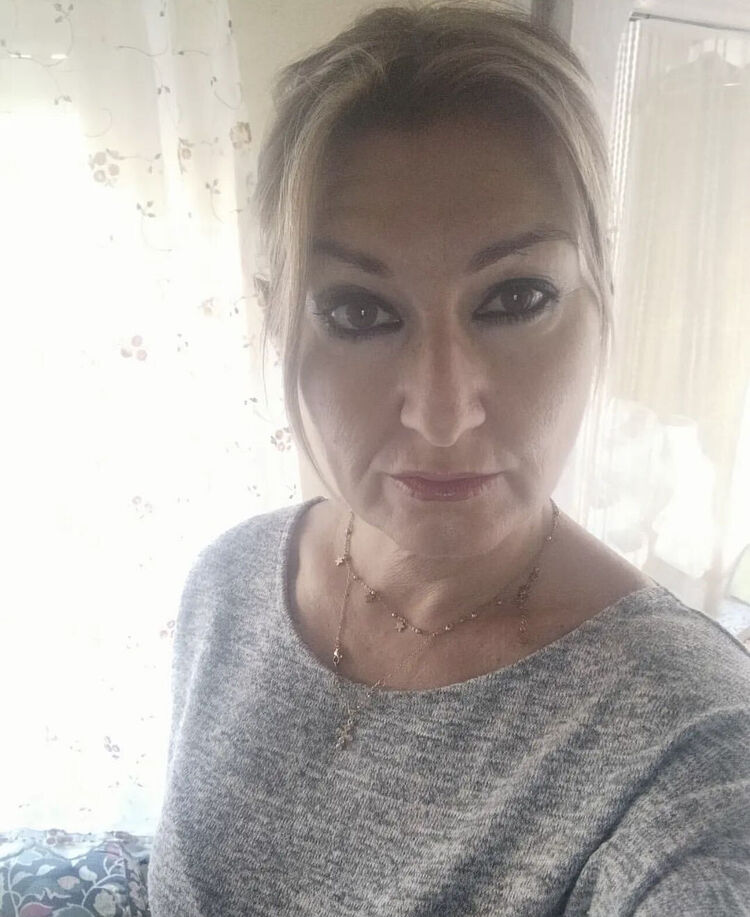  ,   Odette, 53 ,   ,   
