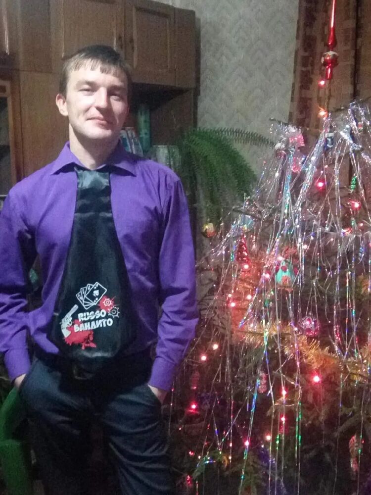  33768208  Pavel, 35 ,    