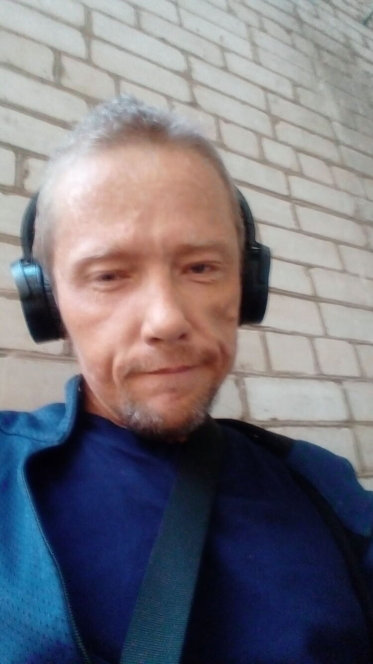  44275648  , 37 ,    