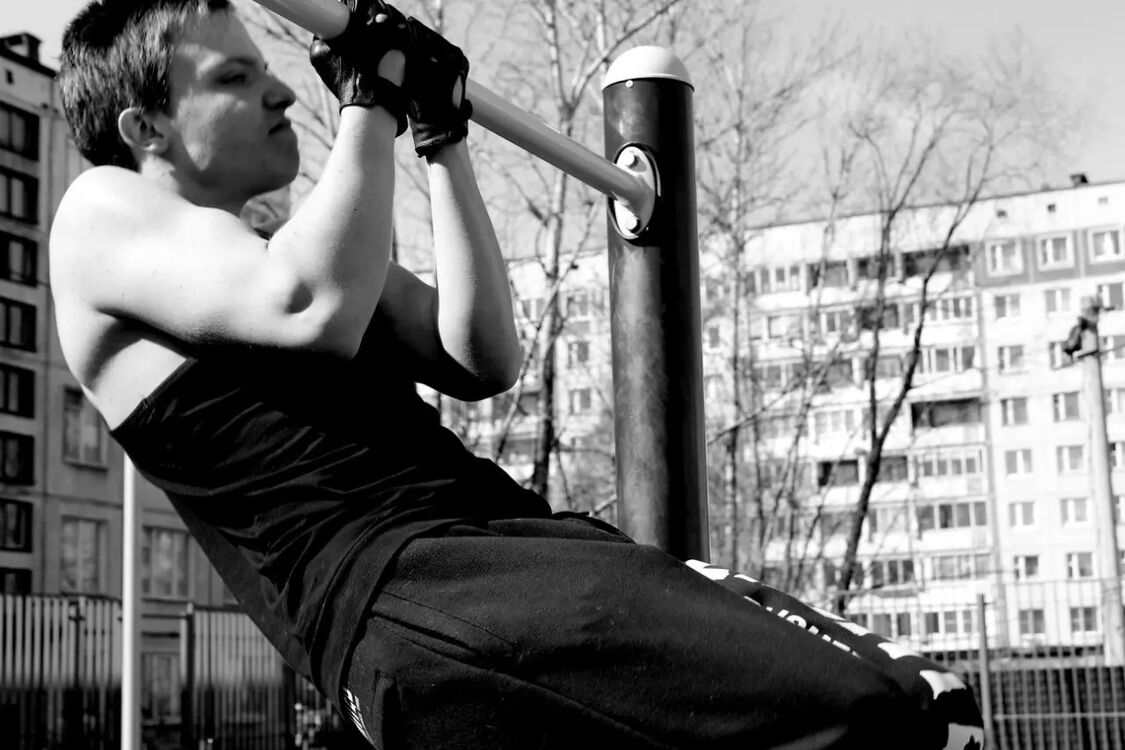  40438168  , 32 ,    -