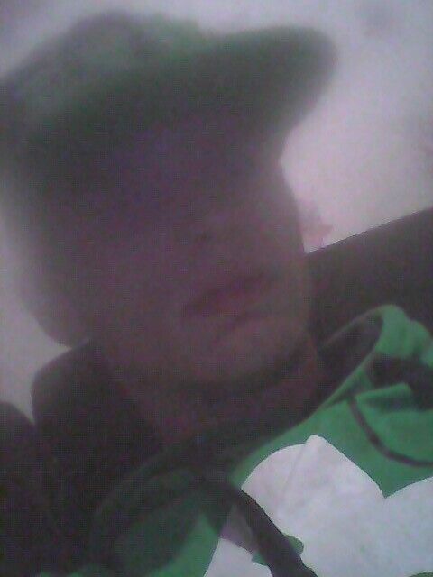  23987898  Maks, 28 ,    