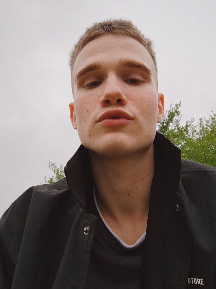 ���� 40329758 ����� ������, 21 ���, ���� ���������� � �����