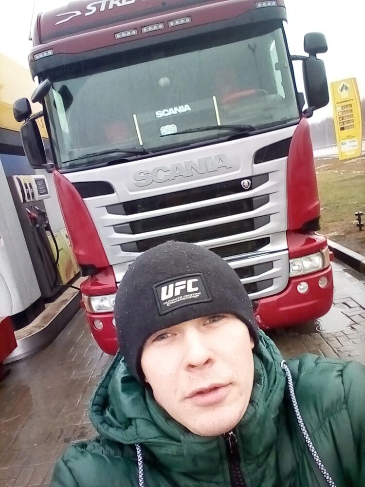  ,   Dmitry, 32 ,   ,   